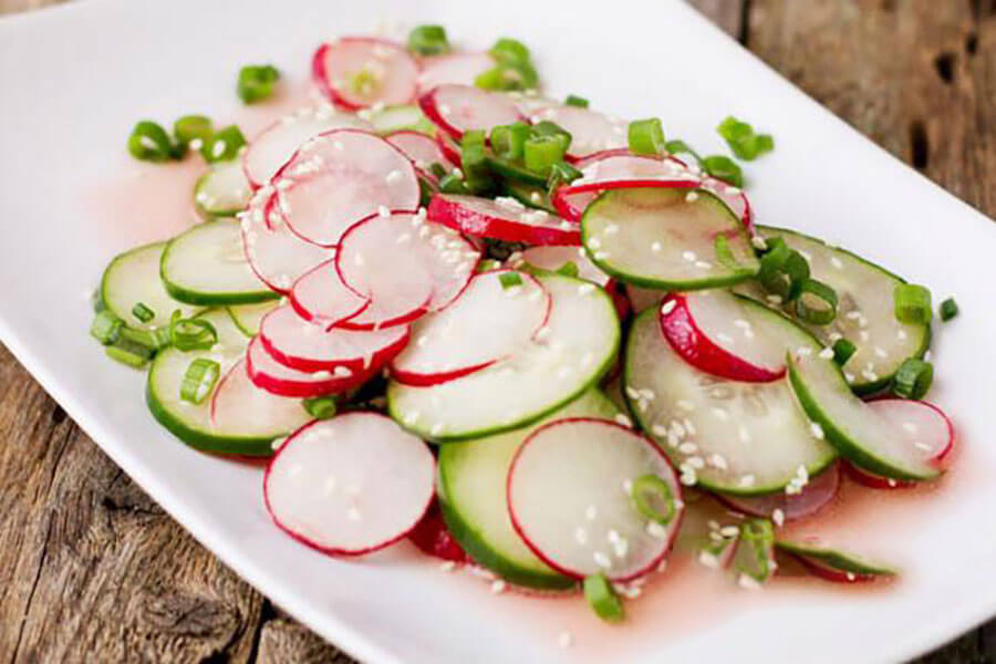 Cách chế biến củ cải đường thành salad dưa chuột tốt cho tim mạch