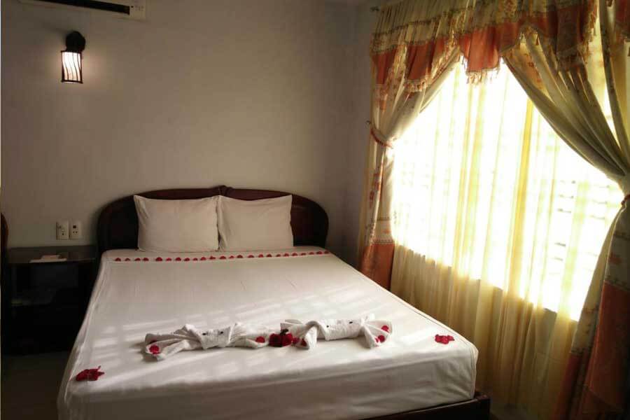 Valentine - Khách sạn bình dân gần sông Hương Huế