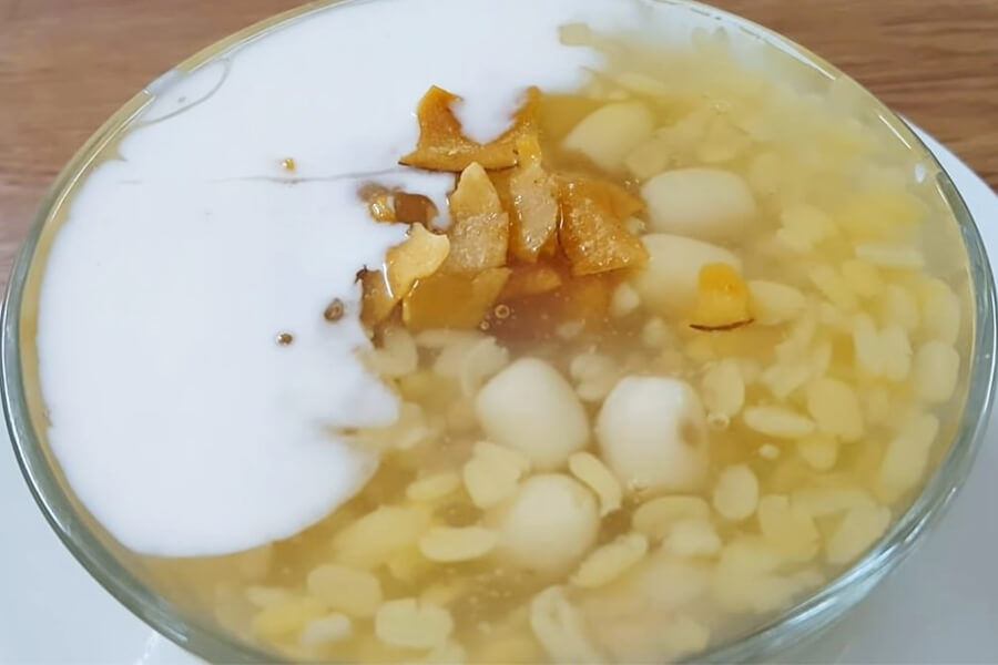 Cách chế biến hạt sen tươi nấu chè nước cốt dừa