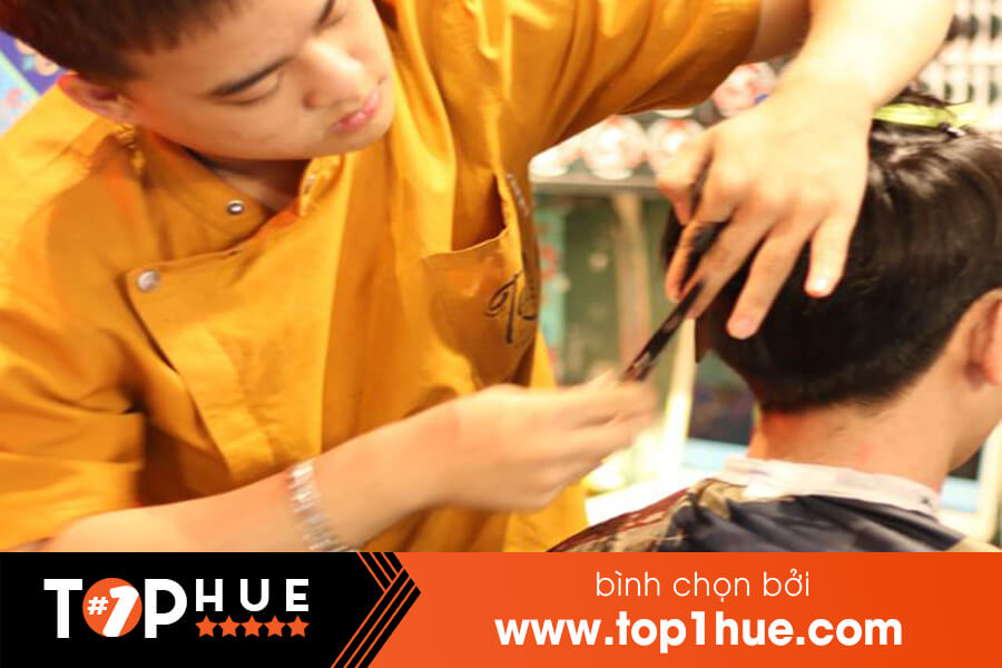 Tiệm cắt tóc nam đẹp ở Huế